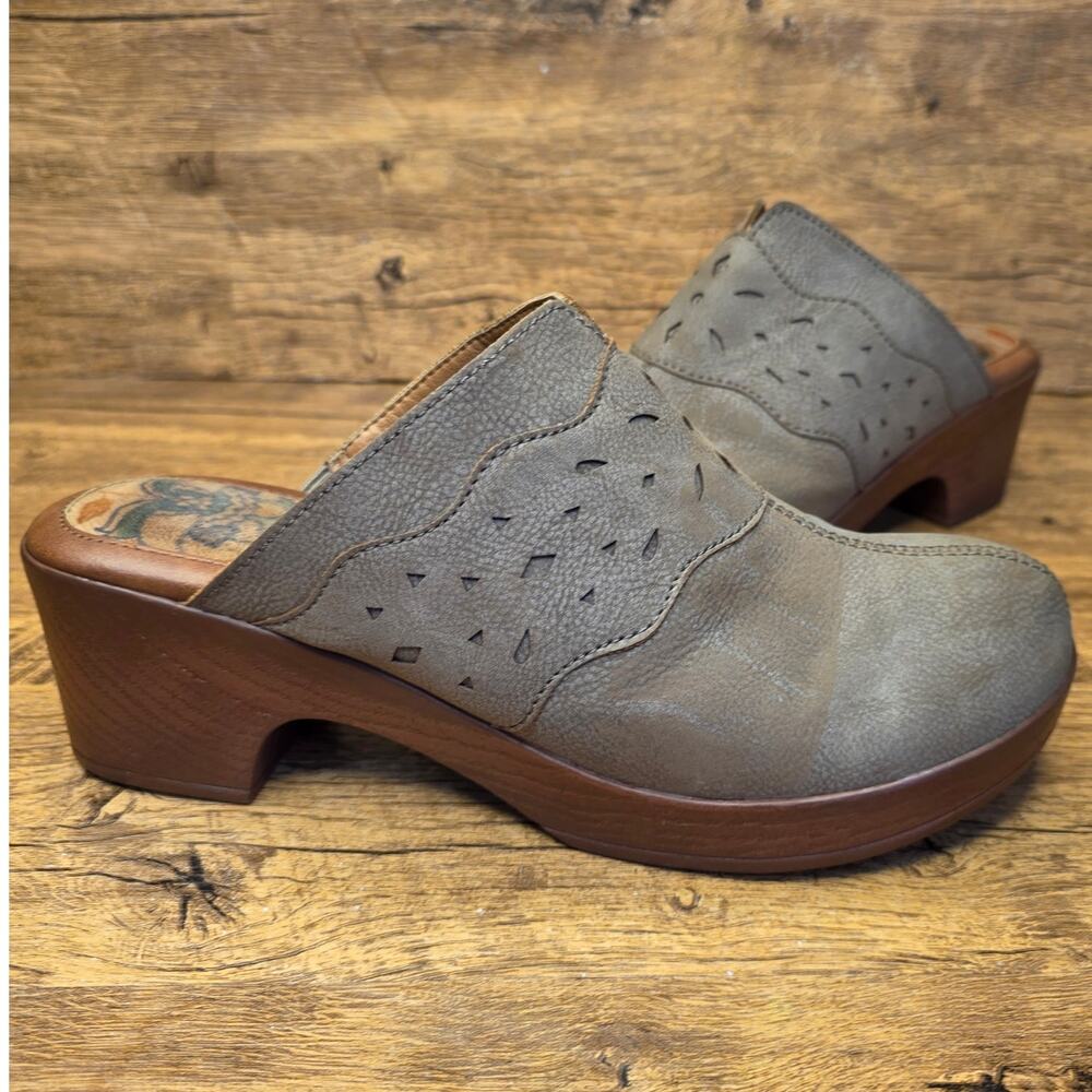 Born O Concept BOC Grey brown faux leather performated slip on clogs sz 9M